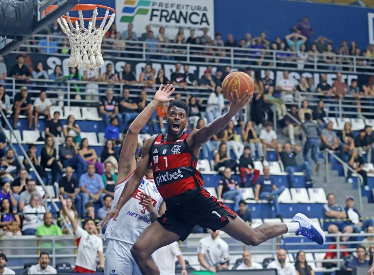 Gui Deodato em ação contra o Franca - Foto: Celio Messias/LNB