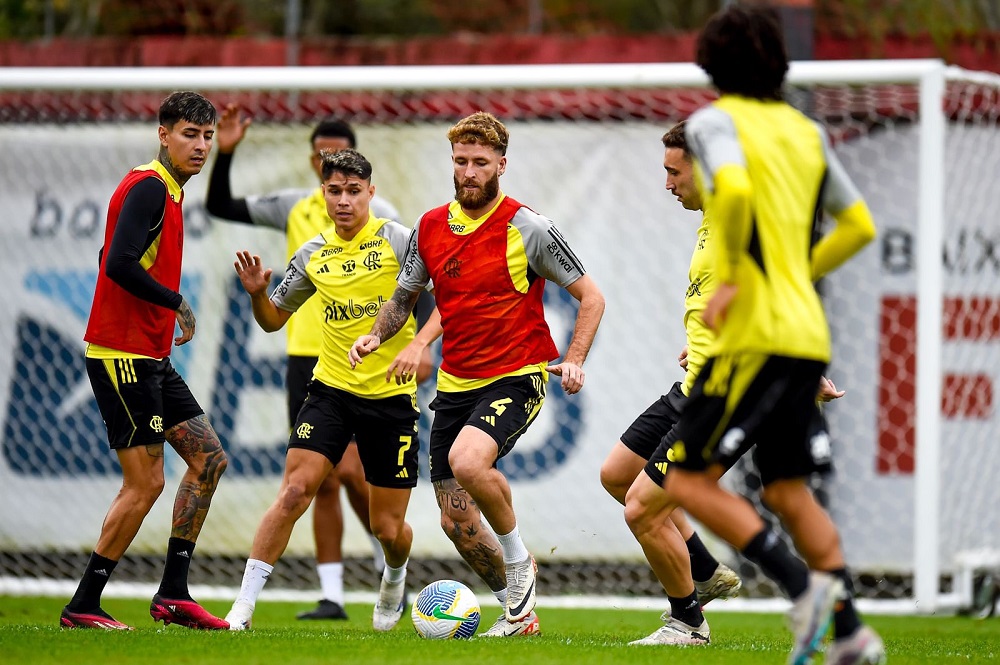 Jogadores do Flamengo no treino - Foto: Marcelo Cortes /CRF