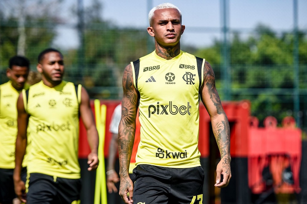 Wesley durante treino do Flamengo - Foto: Marcelo Cortes /CRF